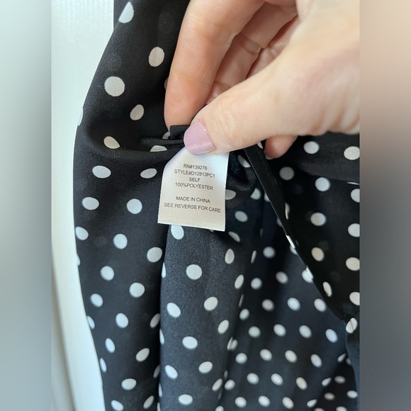 Women’s XS short sleeve black and white polka dot sheet blouse - Picture 4 of 7